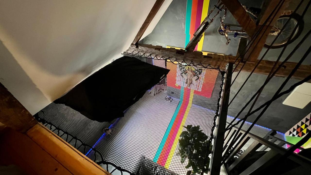 Capsule Art Deco - Jacuzzi - Netflix - Home Cinema - Arcade De Jeux & Nintendo Switch - 2 Chambres - Filet Suspendu Valenciennes Dış mekan fotoğraf