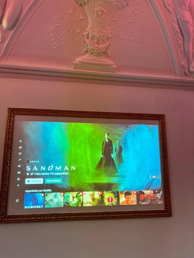 Capsule Art Deco - Jacuzzi - Netflix - Home Cinema - Arcade De Jeux & Nintendo Switch - 2 Chambres - Filet Suspendu Valenciennes Dış mekan fotoğraf