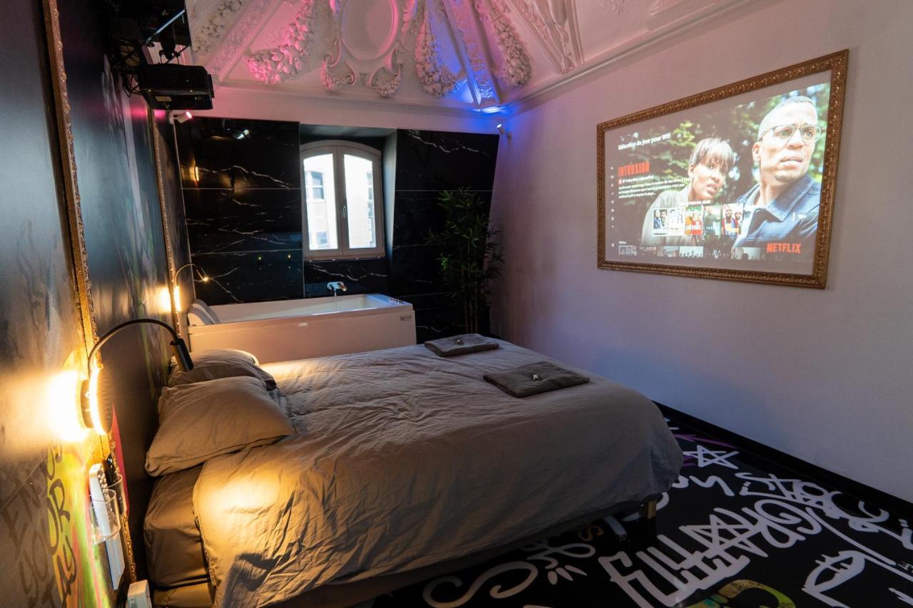Capsule Art Deco - Jacuzzi - Netflix - Home Cinema - Arcade De Jeux & Nintendo Switch - 2 Chambres - Filet Suspendu Valenciennes Dış mekan fotoğraf