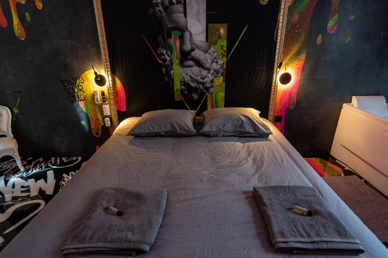 Capsule Art Deco - Jacuzzi - Netflix - Home Cinema - Arcade De Jeux & Nintendo Switch - 2 Chambres - Filet Suspendu Valenciennes Dış mekan fotoğraf