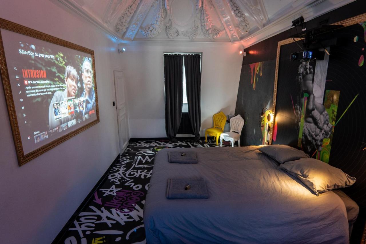 Capsule Art Deco - Jacuzzi - Netflix - Home Cinema - Arcade De Jeux & Nintendo Switch - 2 Chambres - Filet Suspendu Valenciennes Dış mekan fotoğraf
