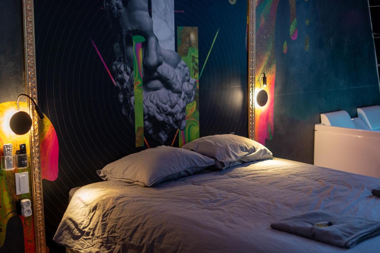 Capsule Art Deco - Jacuzzi - Netflix - Home Cinema - Arcade De Jeux & Nintendo Switch - 2 Chambres - Filet Suspendu Valenciennes Dış mekan fotoğraf
