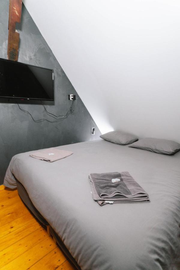 Capsule Art Deco - Jacuzzi - Netflix - Home Cinema - Arcade De Jeux & Nintendo Switch - 2 Chambres - Filet Suspendu Valenciennes Dış mekan fotoğraf